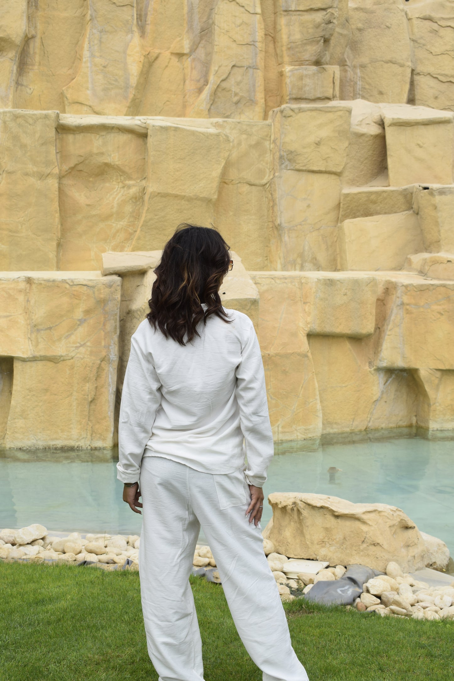 LOOSE WHITE LINEN PANTS