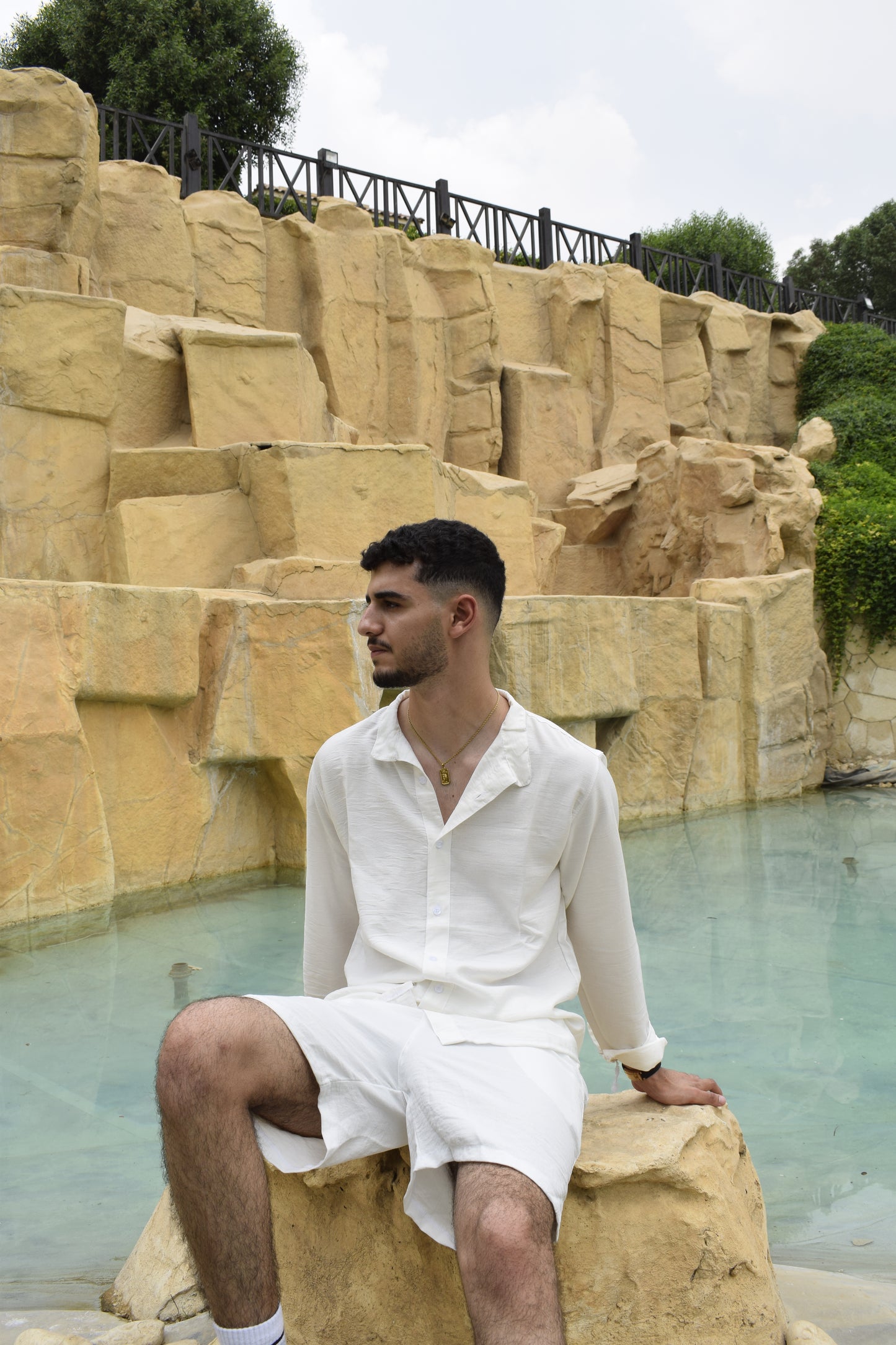WHITE LINEN SHORT